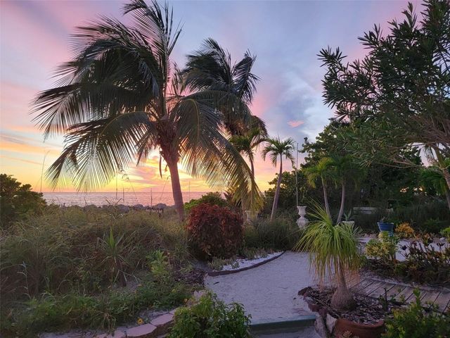 505 67TH AVENUE 5, St Pete Beach, FL 33706