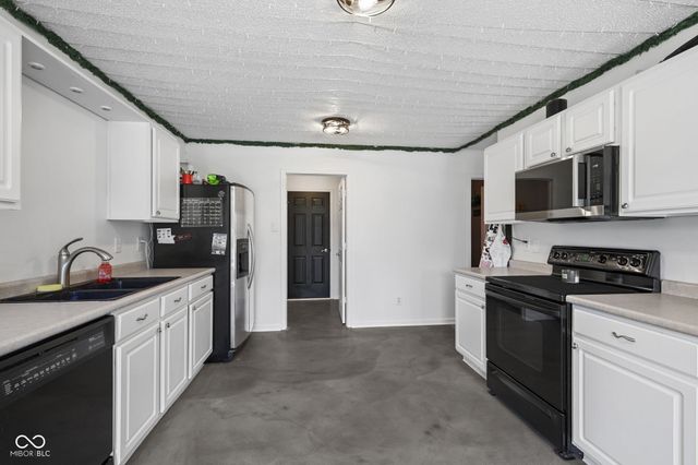 2545 Harvest Moon Drive, Greenwood, IN 46143