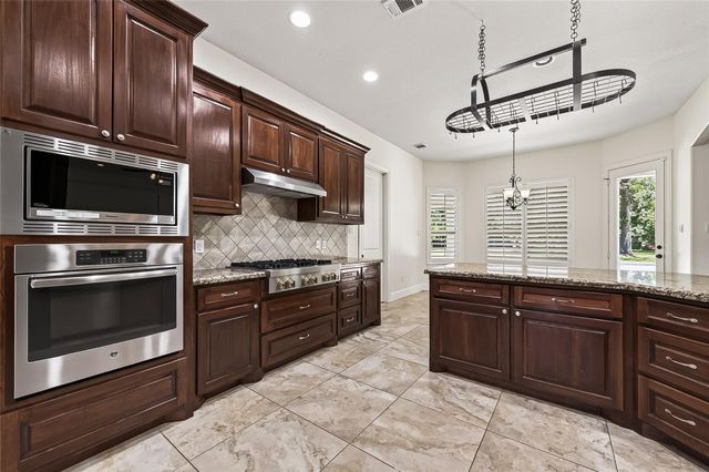22040 Robins Road, Hockley, TX 77447