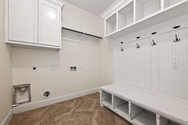 22040 Robins Road, Hockley, TX 77447