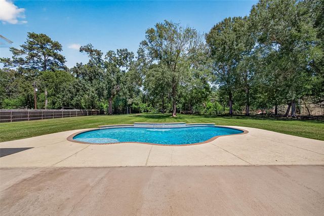 22040 Robins Road, Hockley, TX 77447