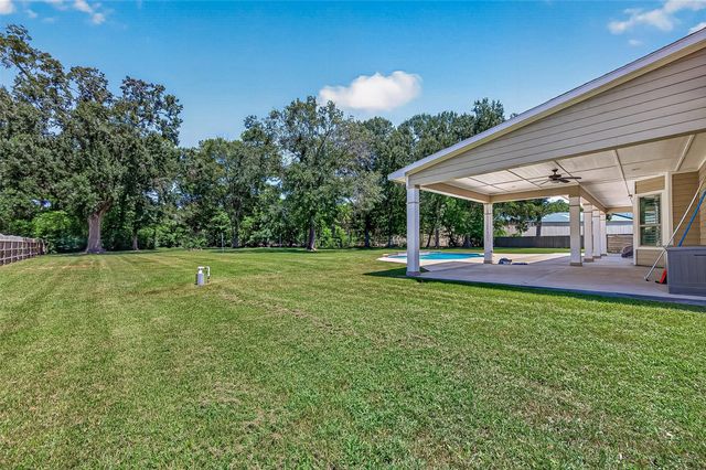 22040 Robins Road, Hockley, TX 77447