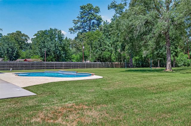 22040 Robins Road, Hockley, TX 77447