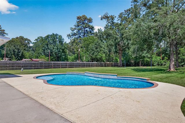 22040 Robins Road, Hockley, TX 77447
