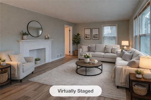 1204 E Salisbury Road, Independence, MO 64050