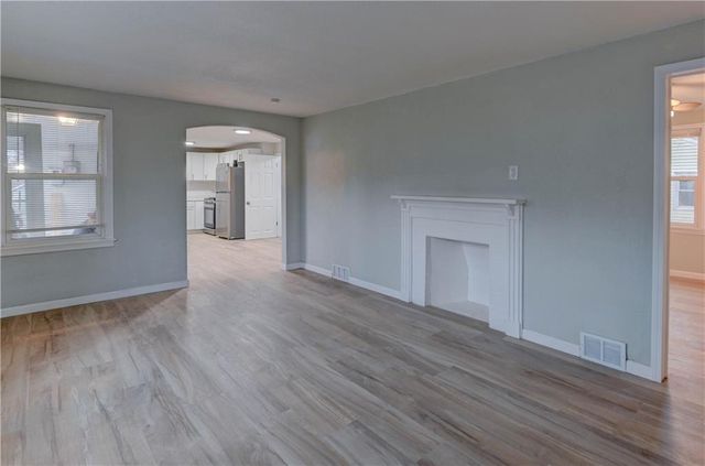 1204 E Salisbury Road, Independence, MO 64050