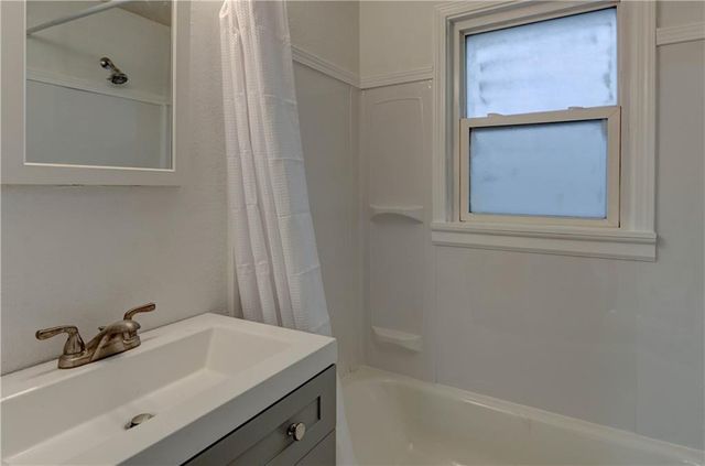 1204 E Salisbury Road, Independence, MO 64050