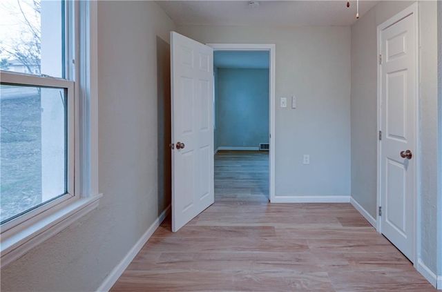 1204 E Salisbury Road, Independence, MO 64050