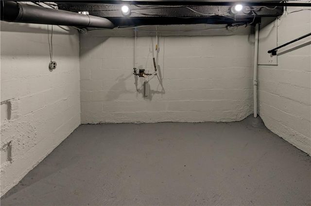 1204 E Salisbury Road, Independence, MO 64050