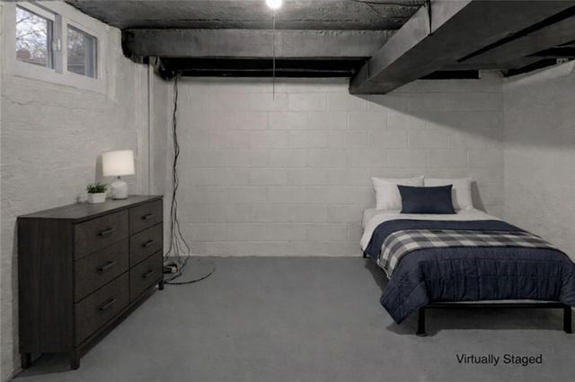 1204 E Salisbury Road, Independence, MO 64050