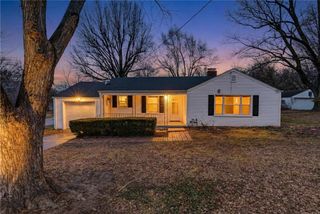 1204 E Salisbury Road, Independence, MO 64050