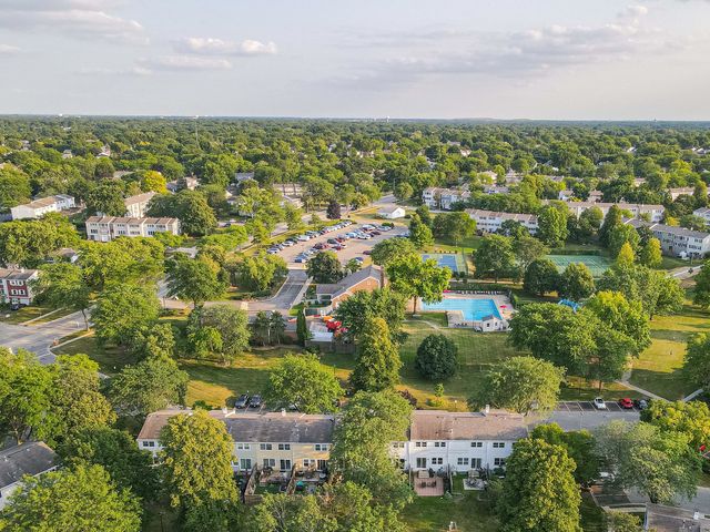 1916 Cheltenham Place, Schaumburg, IL 60194