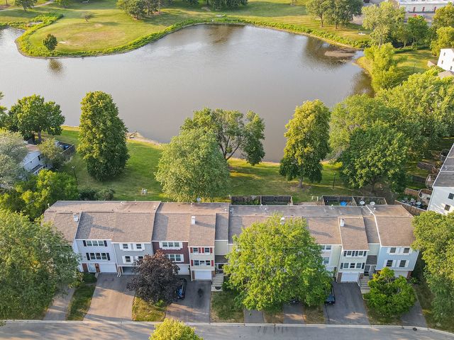 1916 Cheltenham Place, Schaumburg, IL 60194