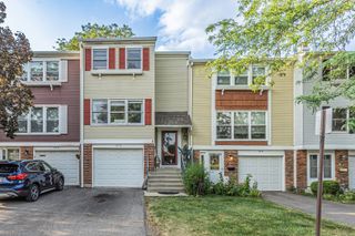 1916 Cheltenham Place, Schaumburg, IL 60194