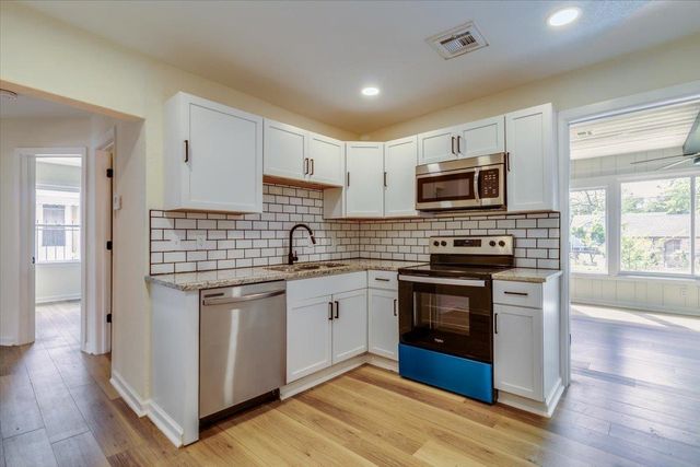 1333 N Dellrose Ave, Wichita, KS 67208