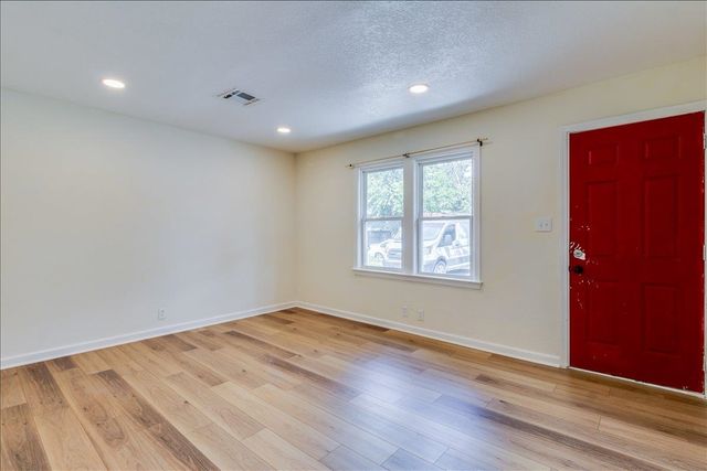 1333 N Dellrose Ave, Wichita, KS 67208