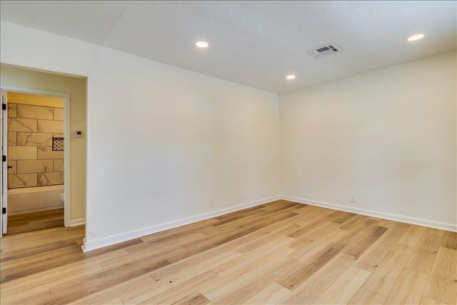 1333 N Dellrose Ave, Wichita, KS 67208