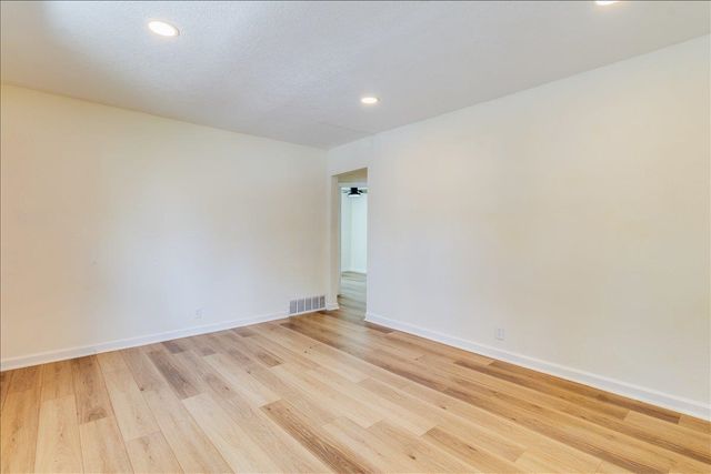 1333 N Dellrose Ave, Wichita, KS 67208