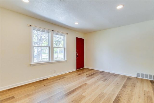 1333 N Dellrose Ave, Wichita, KS 67208