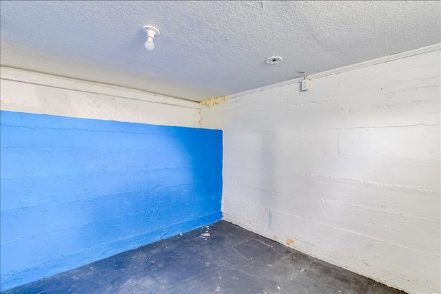 1333 N Dellrose Ave, Wichita, KS 67208