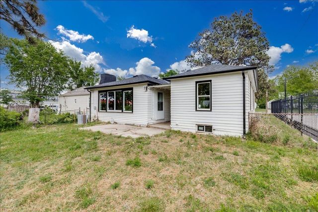 1333 N Dellrose Ave, Wichita, KS 67208