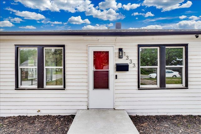 1333 N Dellrose Ave, Wichita, KS 67208