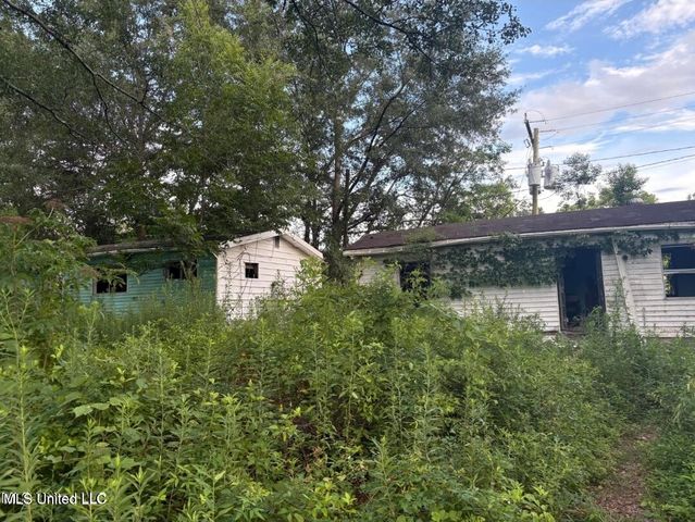 1643 Chapman Drive, Jackson, MS 39204