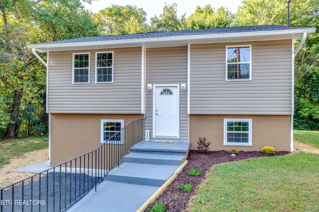 3300 Kendallmac Lane, Knoxville, TN 37931
