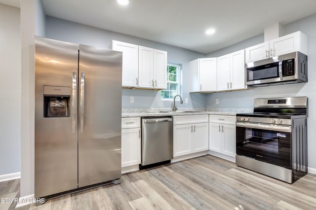 3300 Kendallmac Lane, Knoxville, TN 37931
