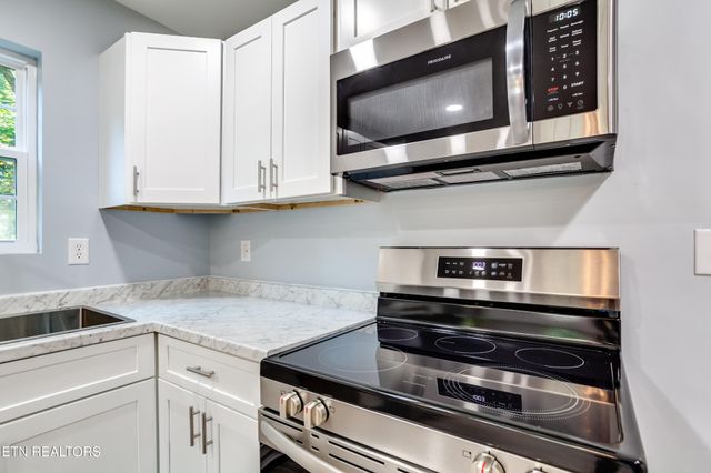 3300 Kendallmac Lane, Knoxville, TN 37931