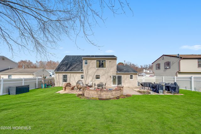 114 Starlight Road, Howell, NJ 07731