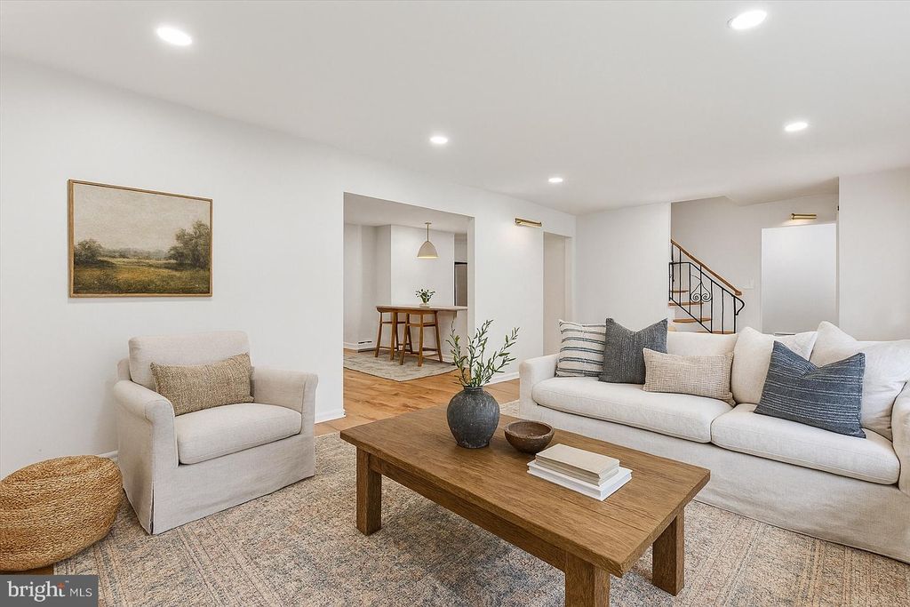127 HOMESTEAD DR, Doylestown, PA 18901