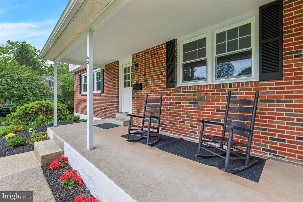 127 HOMESTEAD DR, Doylestown, PA 18901