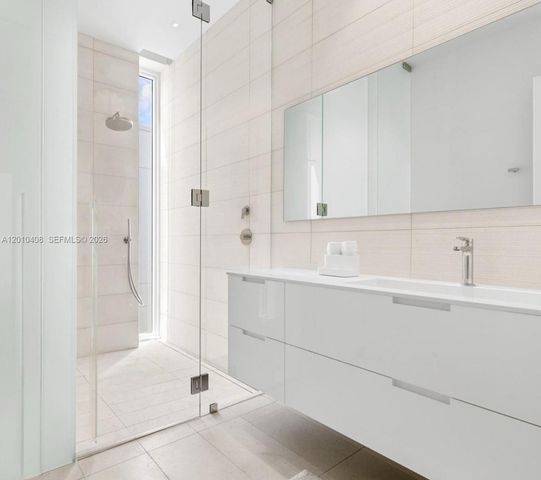 1081 W 48th St N01, Miami Beach, FL 33140