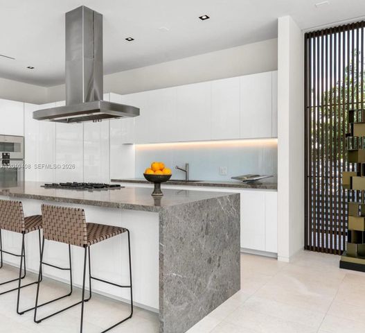 1081 W 48th St N01, Miami Beach, FL 33140