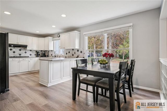 98 King Street, Edison, NJ 08820