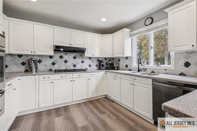98 King Street, Edison, NJ 08820