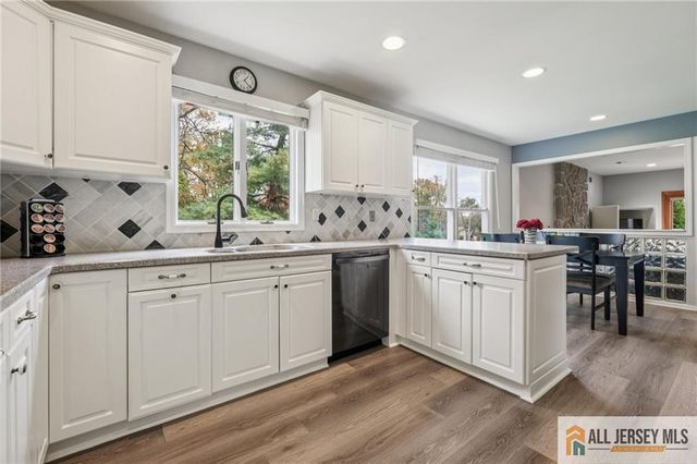 98 King Street, Edison, NJ 08820