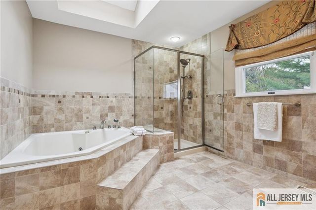 98 King Street, Edison, NJ 08820