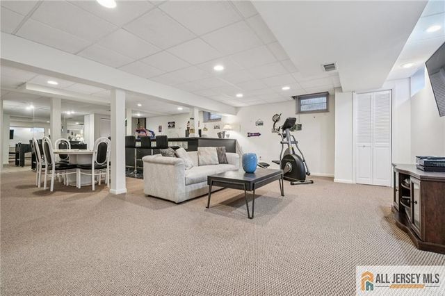 98 King Street, Edison, NJ 08820