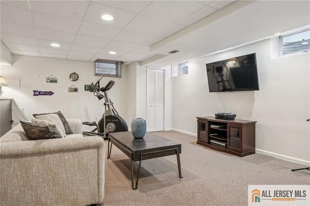 98 King Street, Edison, NJ 08820