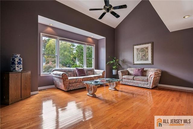 98 King Street, Edison, NJ 08820