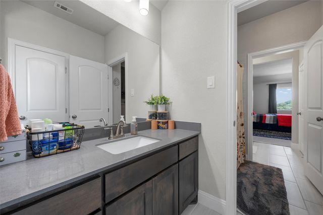 205 Big Creek Loop, Hewitt, TX 76643