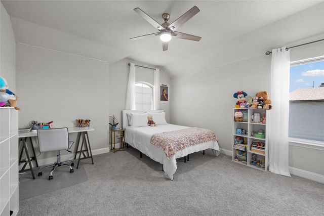 205 Big Creek Loop, Hewitt, TX 76643
