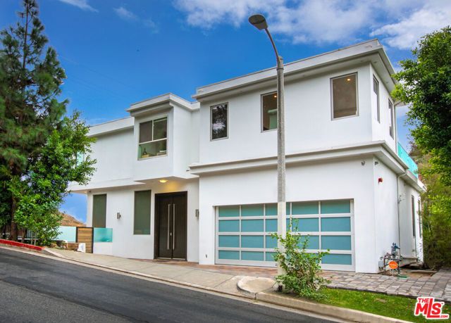 6696 Lakeridge Road, Los Angeles, CA 90068