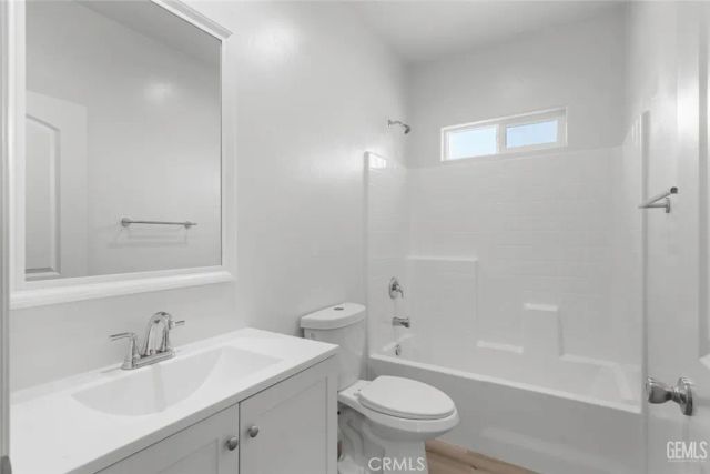 10004 Elmco Avenue, Lamont, CA 93241