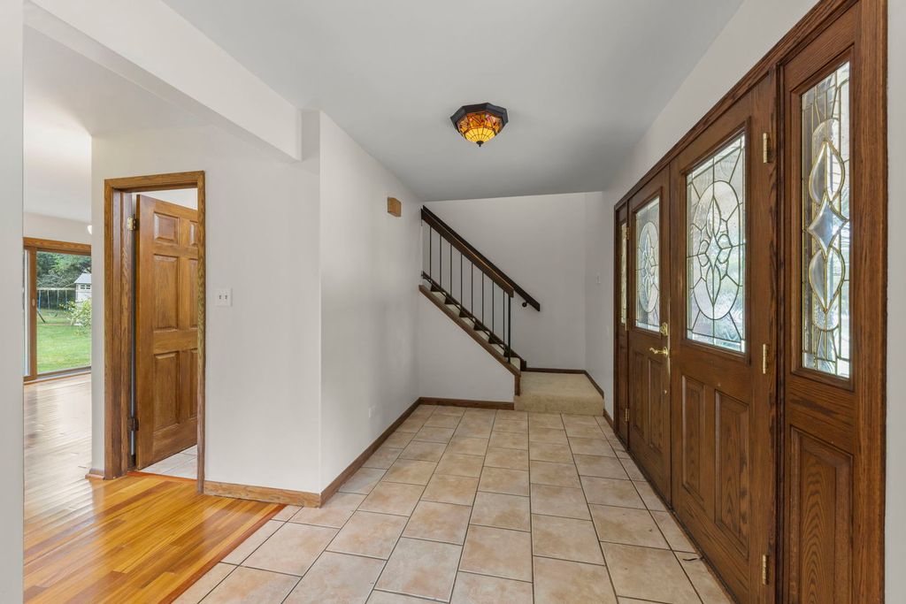8 Keystone Court, Bolingbrook, IL 60440 — photo 2