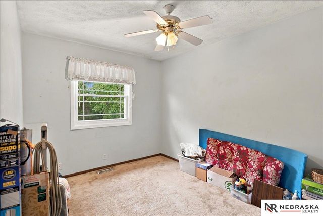 9023 Grand Avenue, Omaha, NE 68134