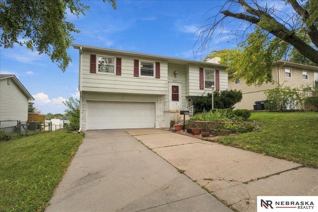 9023 Grand Avenue, Omaha, NE 68134