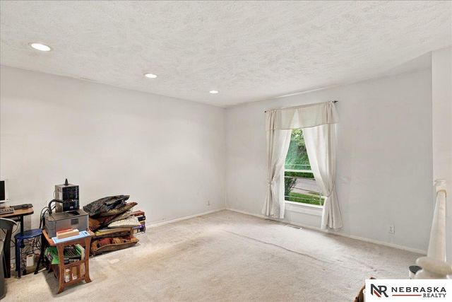 9023 Grand Avenue, Omaha, NE 68134